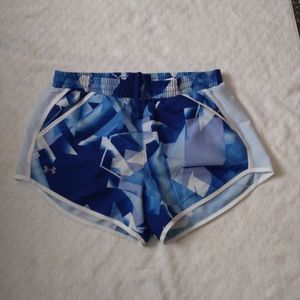 Under Armour short. B